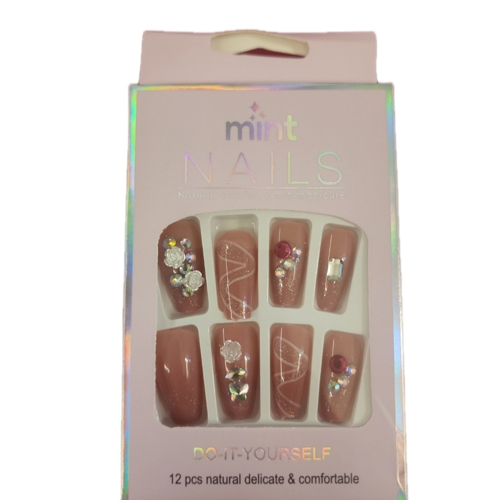 Mint Nails  Set with Rhinestones